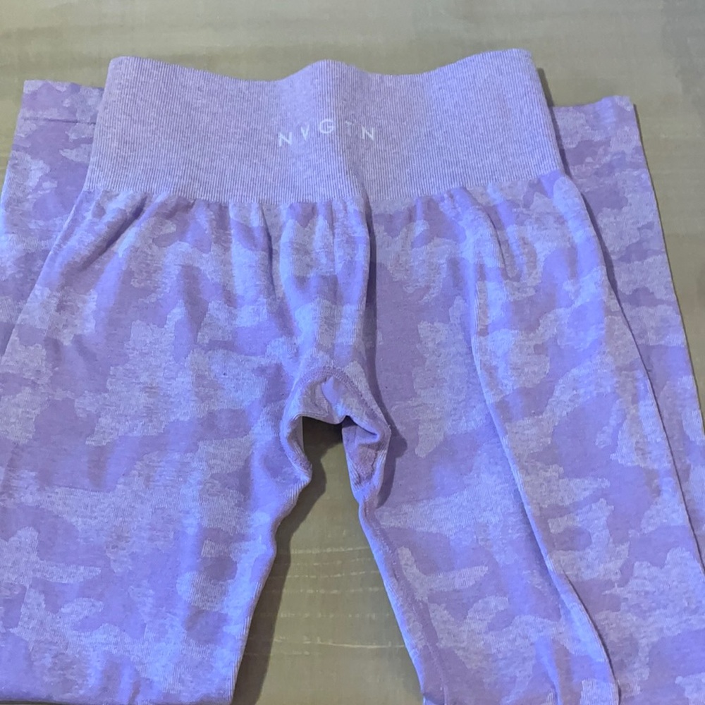 NVGTN leggings size medium